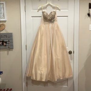 Yellow gold dress